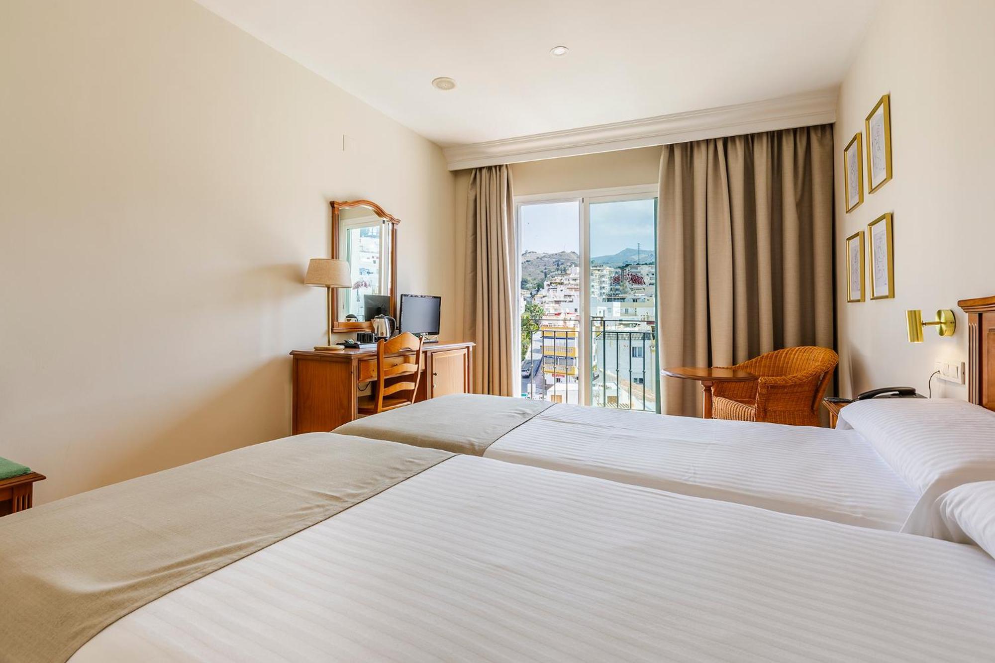 Hotel Almijara - Mares La Herradura  Esterno foto